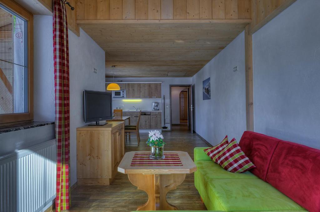 Ferien-Schloessle Michaela Apartment Riezlern Ruang foto
