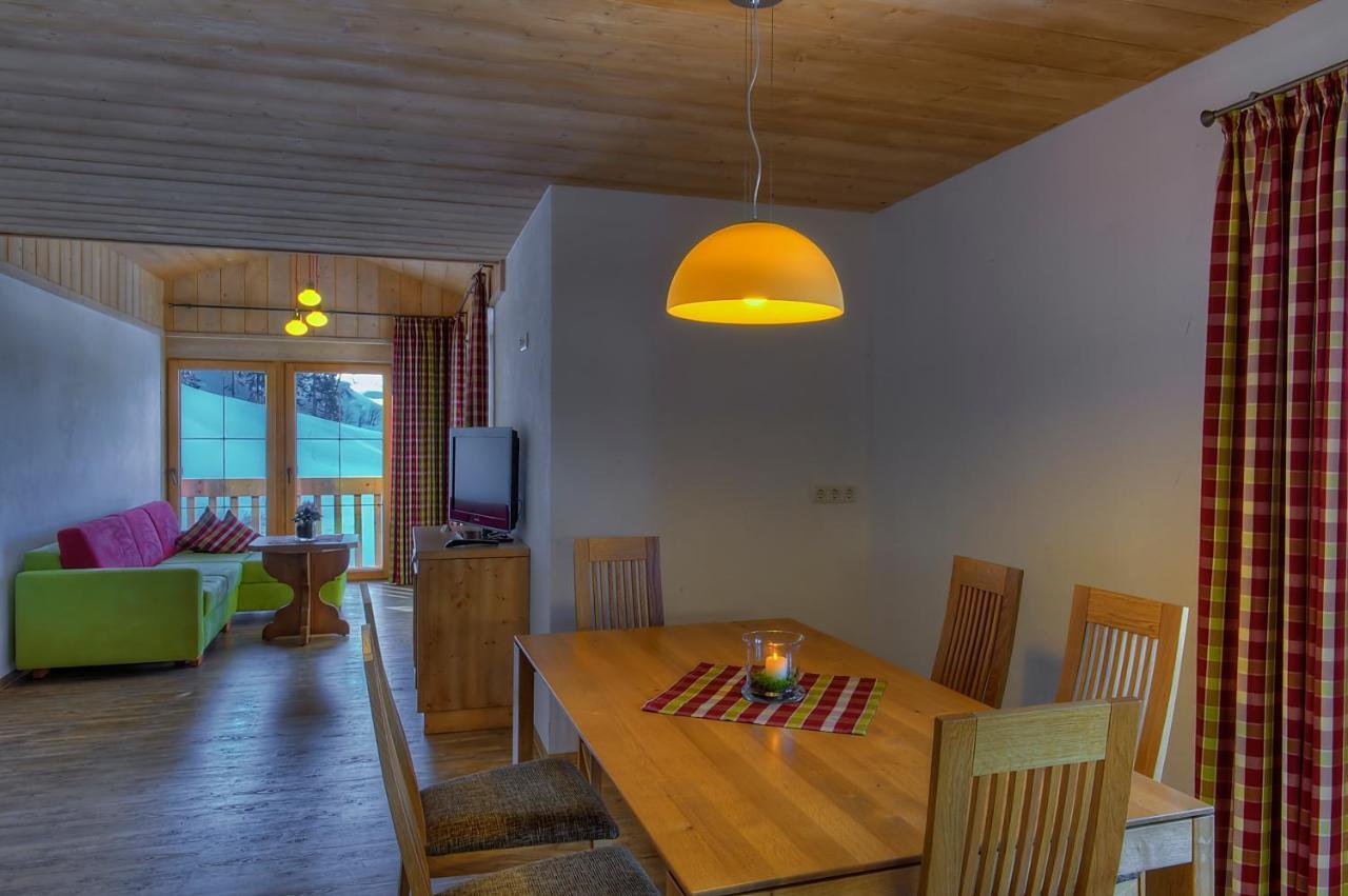 Ferien-Schloessle Michaela Apartment Riezlern Ruang foto
